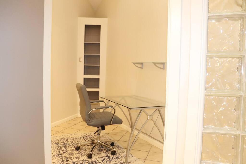 2 Bdr With Workspace & Patio In Montrose Houston Exterior foto
